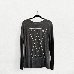 Brooklyn Calling NYC Long Sleeve Pullover Tee in Black and Grey